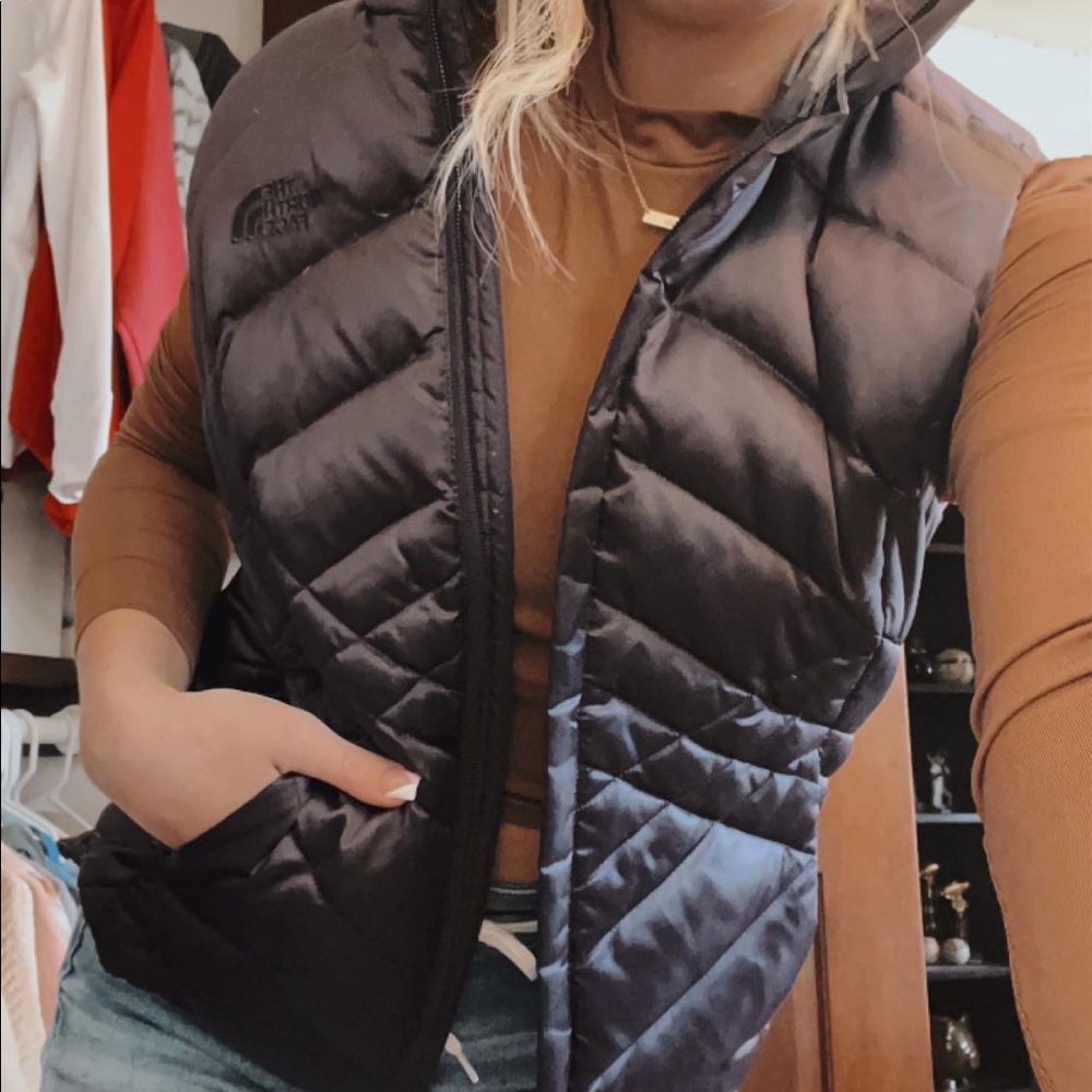 NORTHFACE purple vest!!